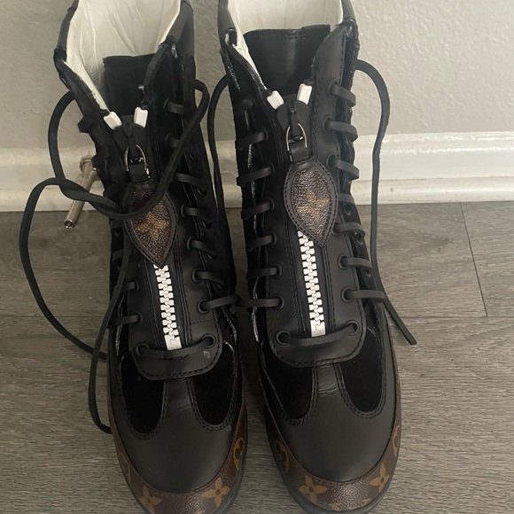 Like new worn once, these are my favorite! - Picture 9 of 11